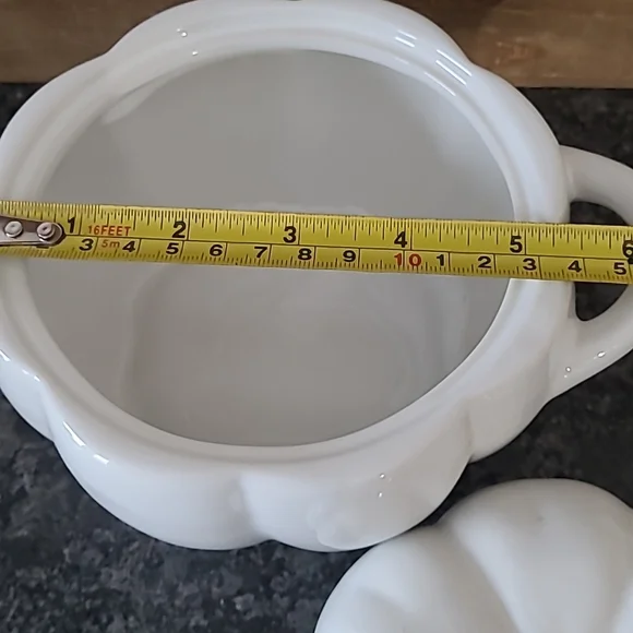 White Ceramic "Pumpkin" Shaped .8 Quart Dip/Soup Dish with Lid - Picture 9 of 13